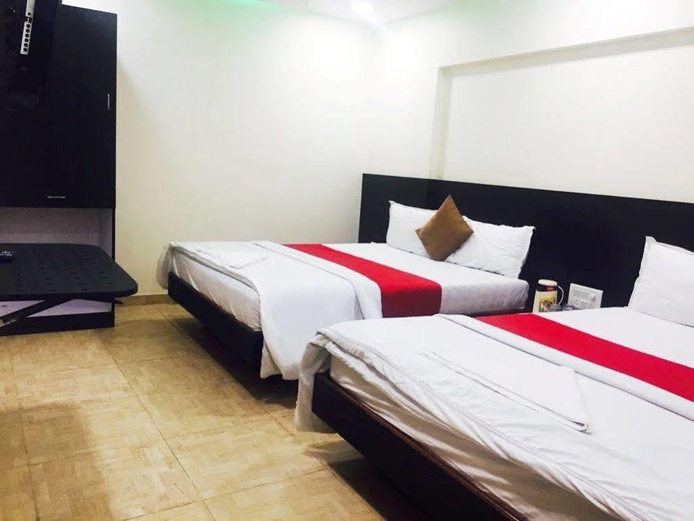 Terminus Square Hotel Kurla Ngoại thất bức ảnh