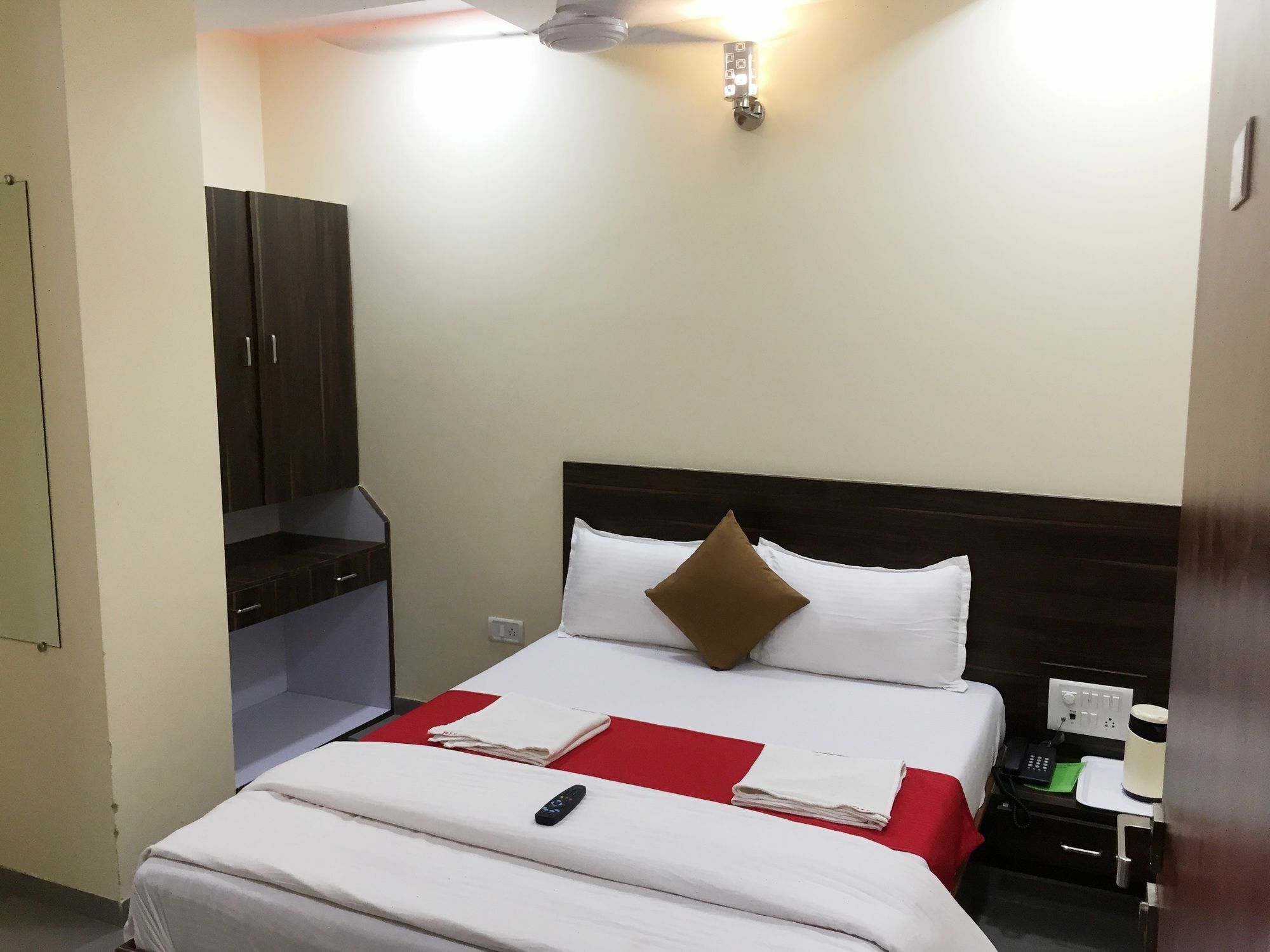 Terminus Square Hotel Kurla Ngoại thất bức ảnh
