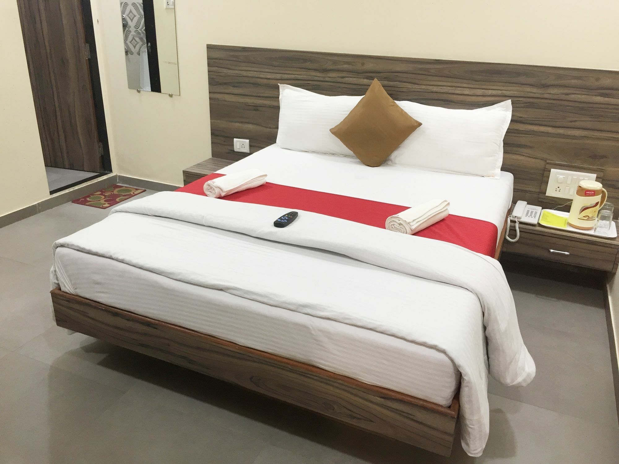 Terminus Square Hotel Kurla Ngoại thất bức ảnh