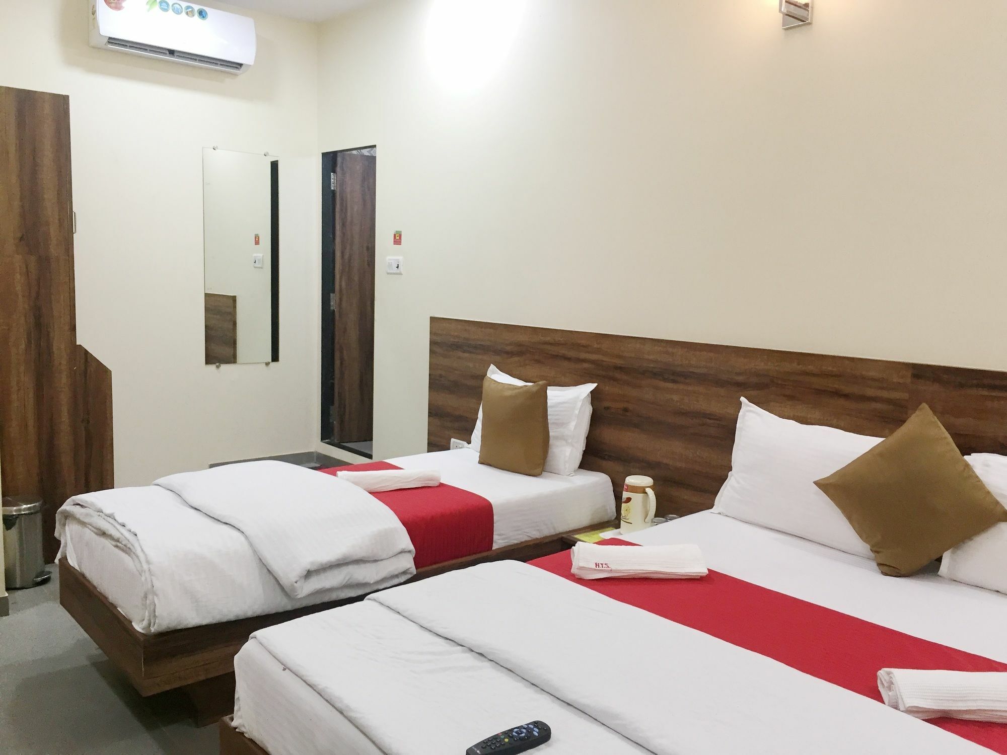 Terminus Square Hotel Kurla Ngoại thất bức ảnh