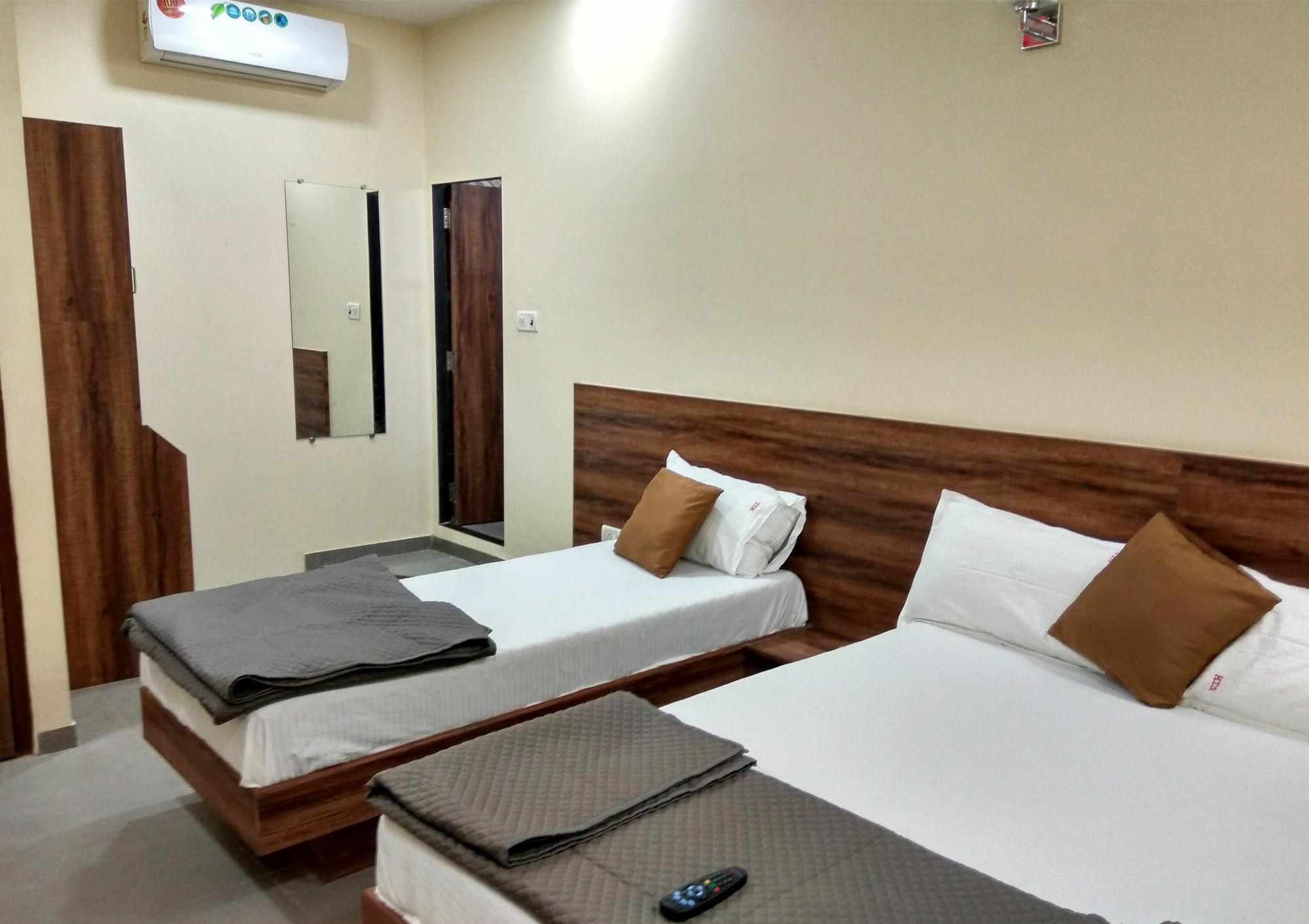 Terminus Square Hotel Kurla Ngoại thất bức ảnh